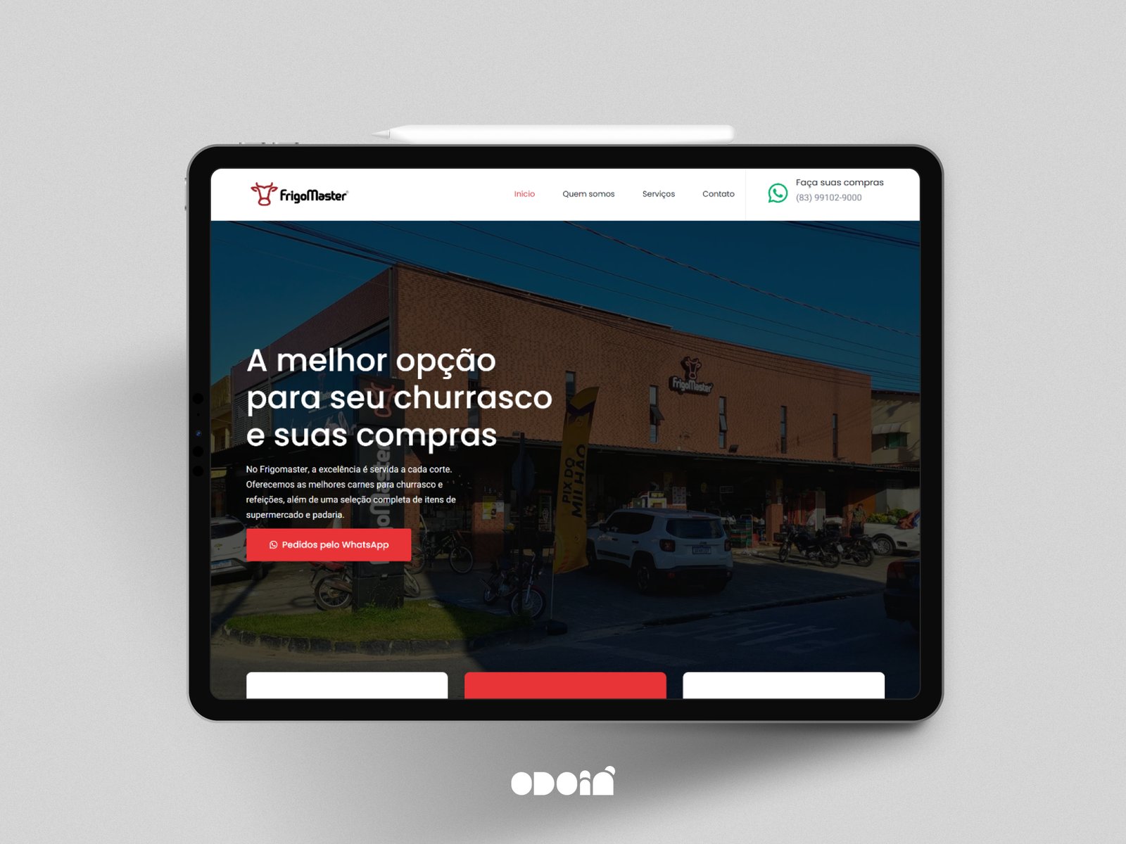 Imagem de tablet exibindo o site do Frigomaster feito pela Odoiá