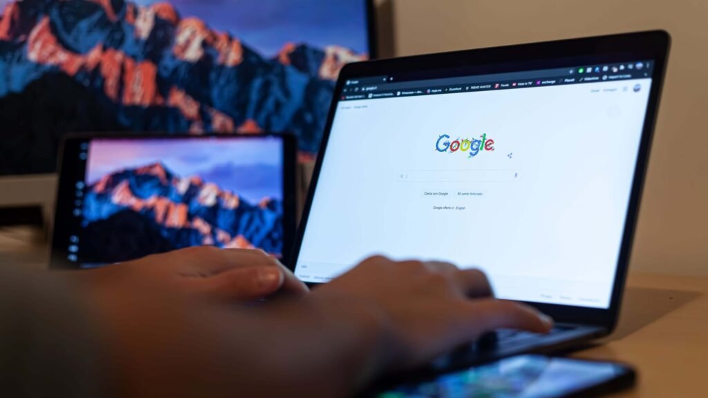 Imagem usuário fazendo uso do Google